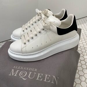 Alexander McQueen Oversized Sneakera